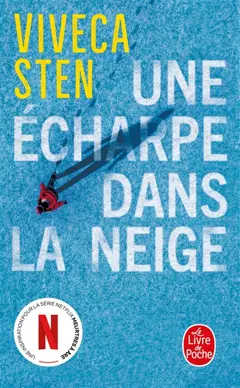 Une écharpe dans la neige