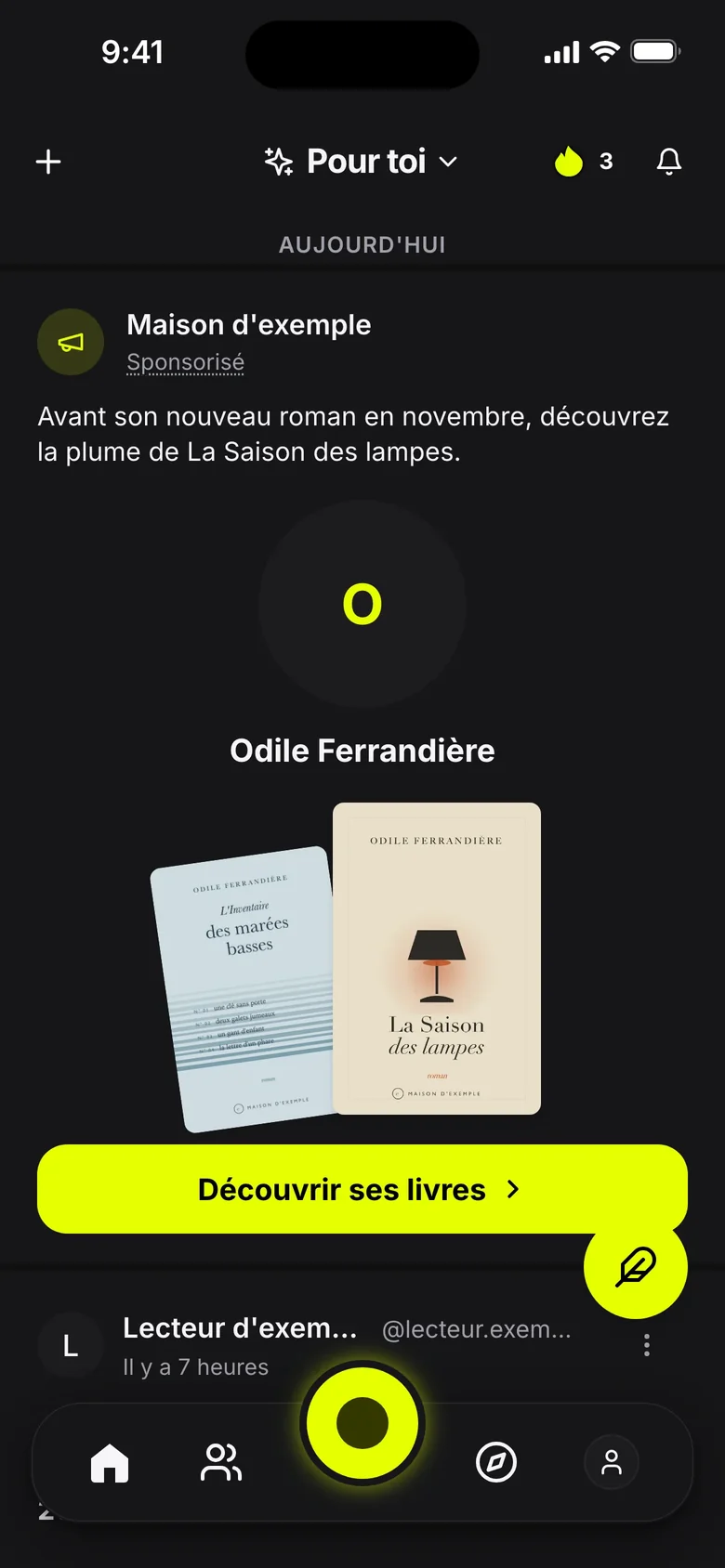 Pack auteur : la carte auteur dans le fil, avec l'autrice mise en avant, ses livres en éventail et la mention Sponsorisé (données d'exemple)